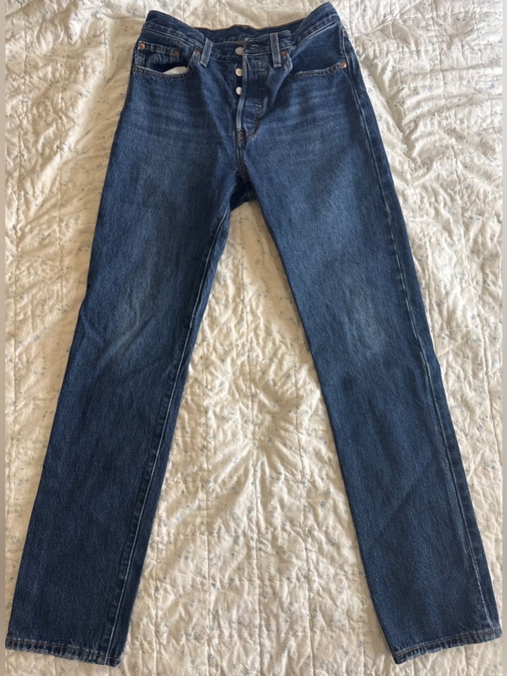 Levi’s 501 Original Jeans 26x32 High Rise Straight Leg Medium Wash Button Fly